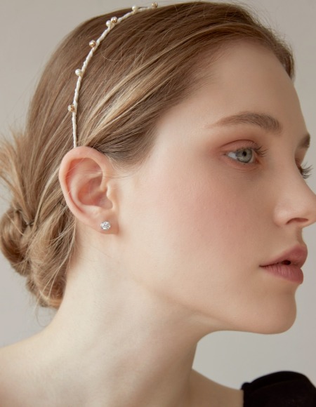swarovski No.1 earring + pearl slim headband