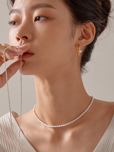 mini pearl necklace I